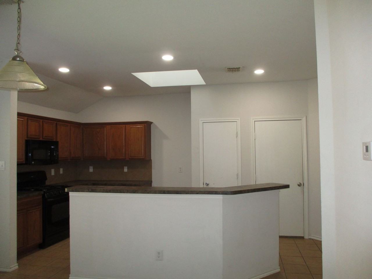 201 Redbud Drive - Photo 4 of 14