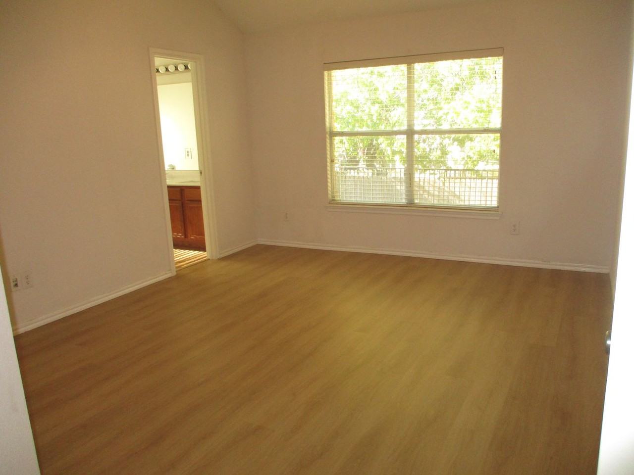 201 Redbud Drive - Photo 6 of 14