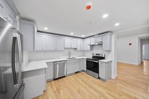 featured image of 417 Commercial St #2