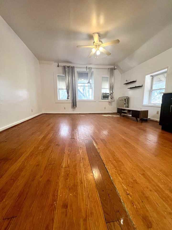 Saint Bernard St S 807 - Photo 3 of 16