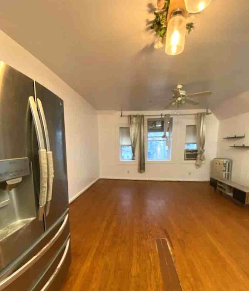 Saint Bernard St S 807 - Photo 5 of 16