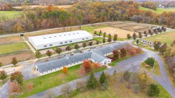 featured image of 52 Hill Rd