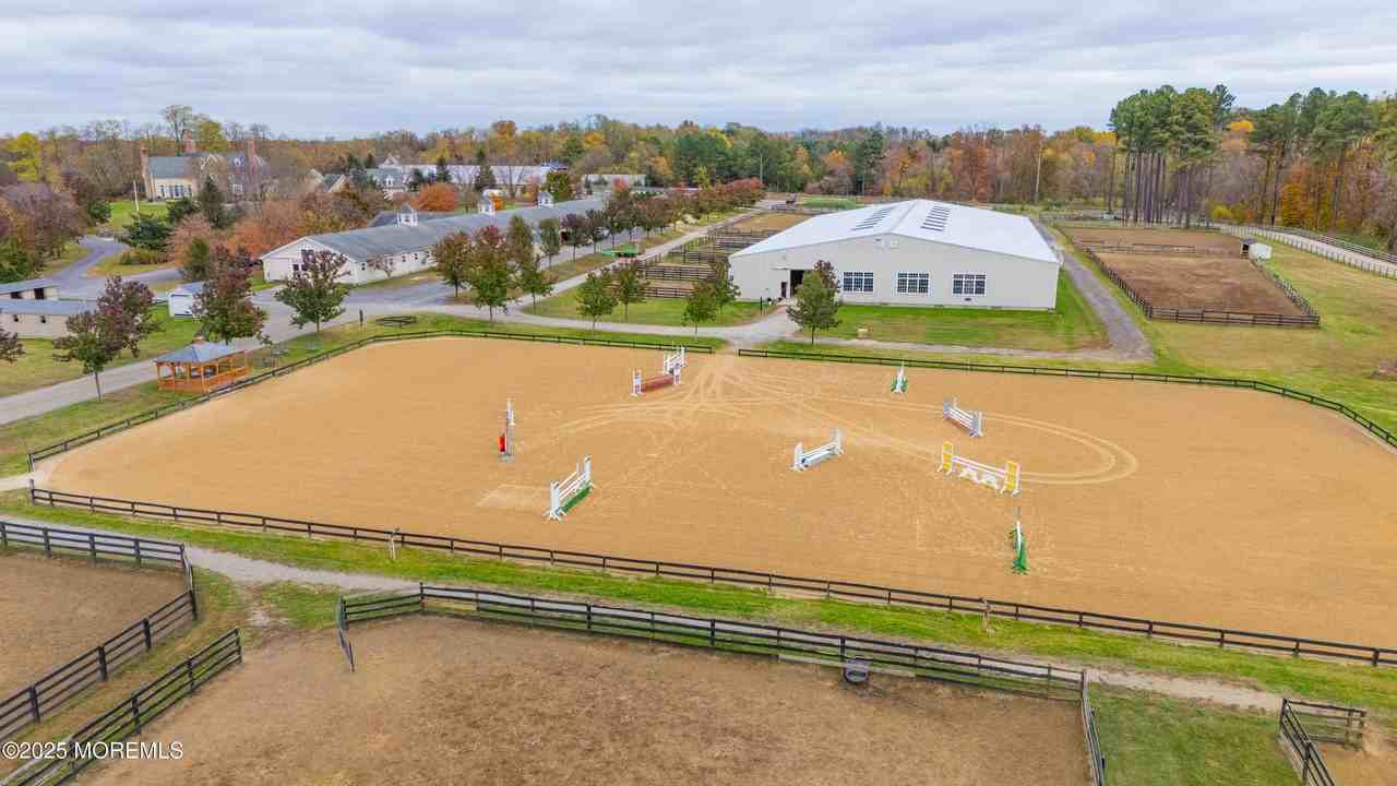 52 Hill Rd - Photo 7 of 42