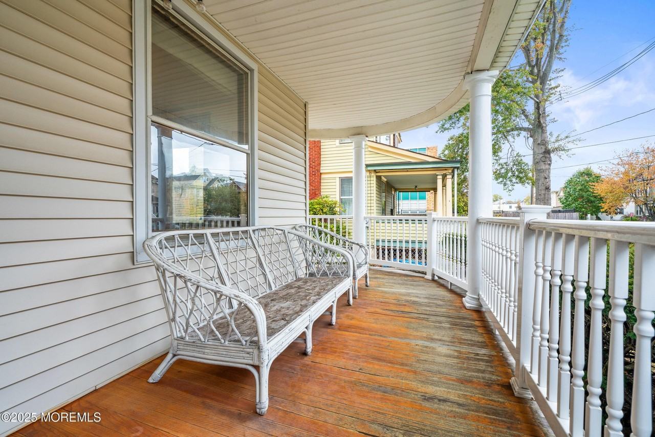 50 Peters Place - Photo 3 of 34