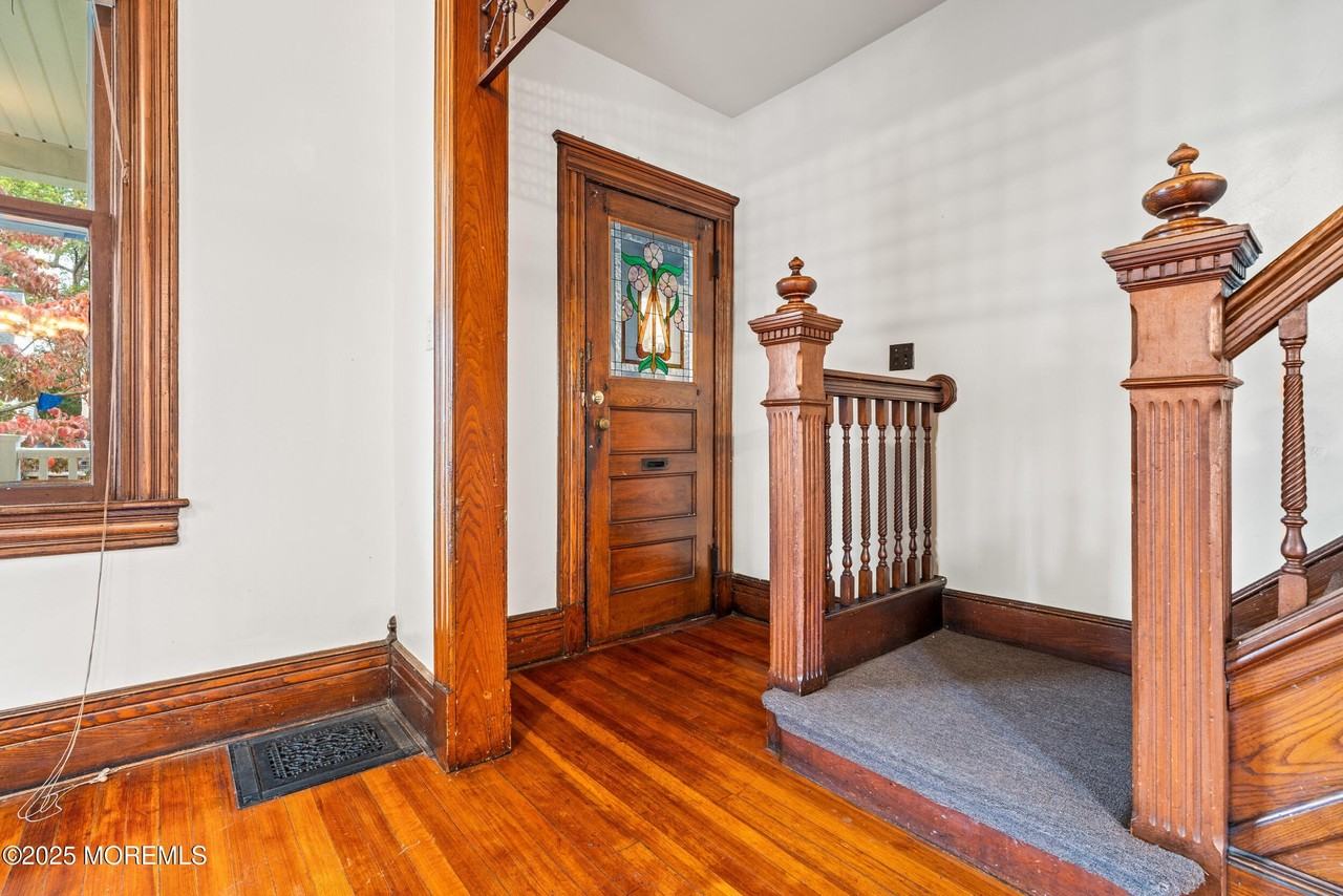 50 Peters Place - Photo 4 of 34