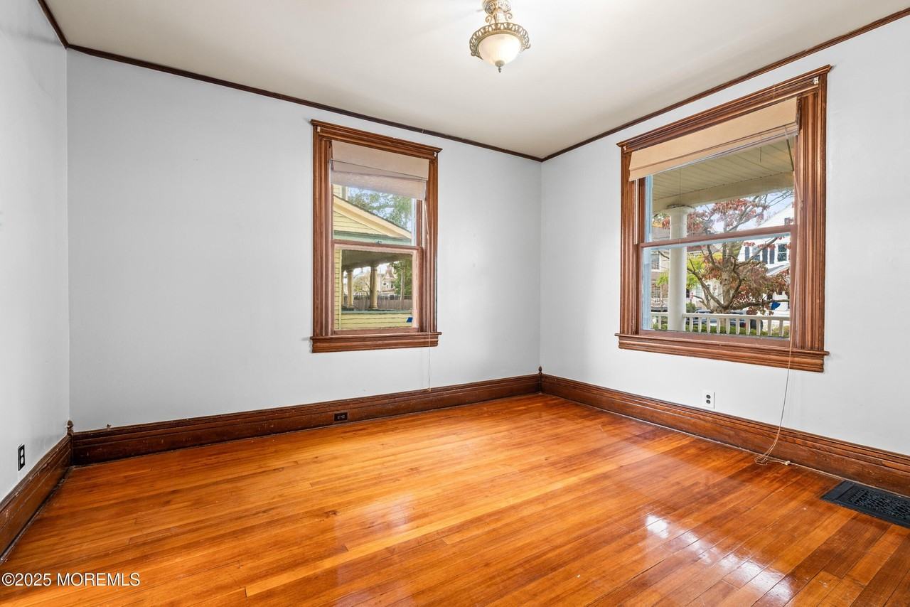 50 Peters Place - Photo 7 of 34