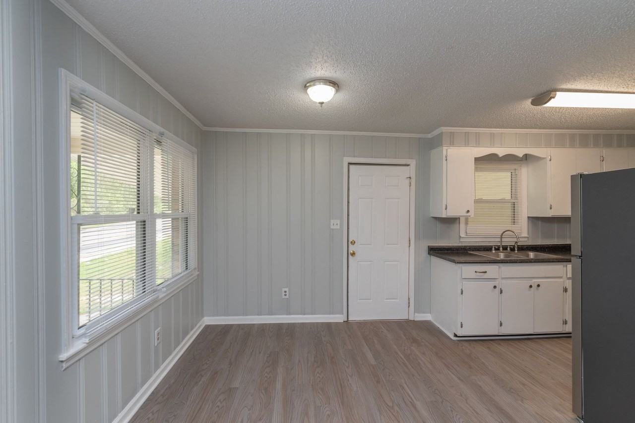 2416 Barton Chapel Road - Photo 7 of 32