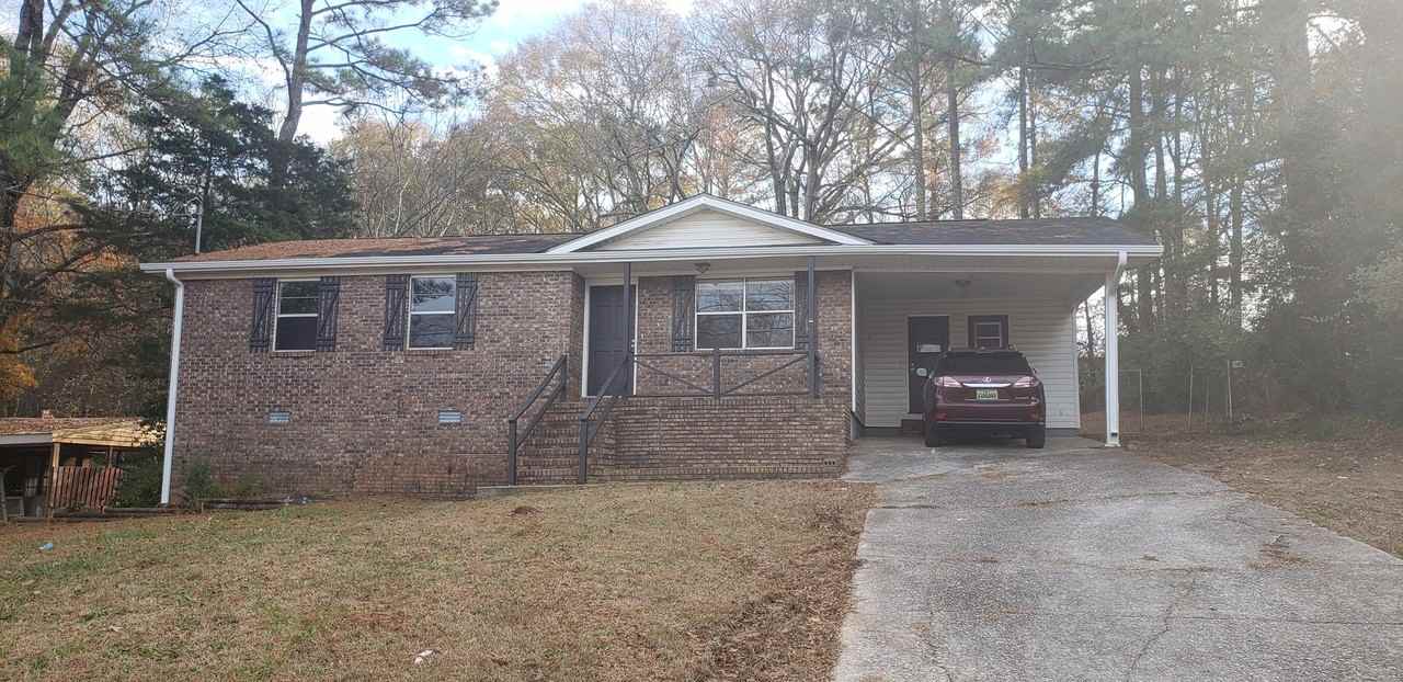 250 Greenleaf St Sw - Photo 5 of 9