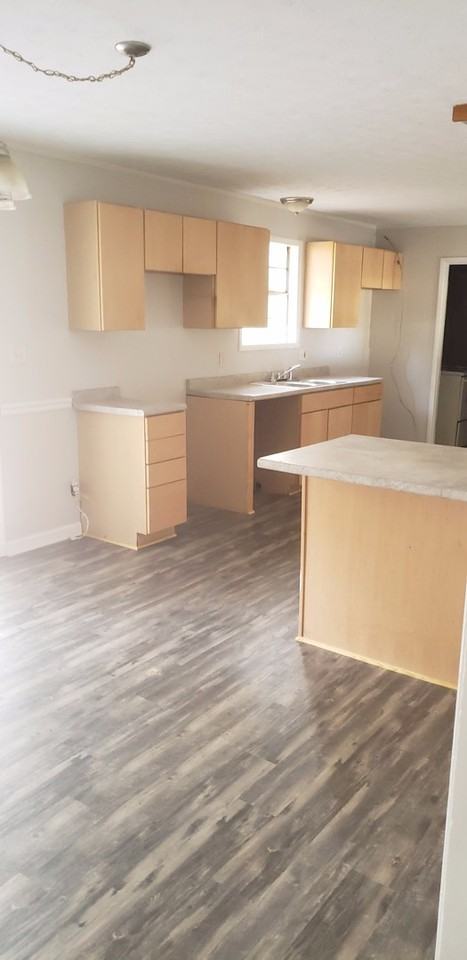 250 Greenleaf St Sw - Photo 7 of 9