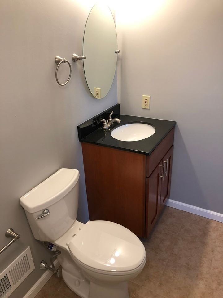 1240A Pine Grove St - Photo 6 of 13