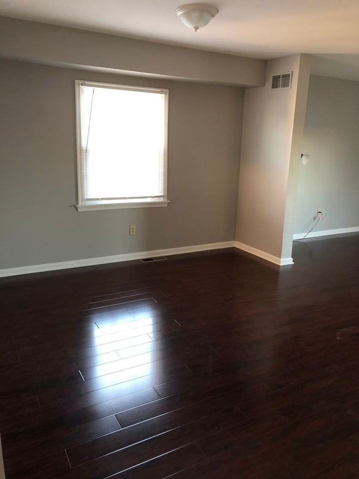 1240A Pine Grove St - Photo 7 of 13