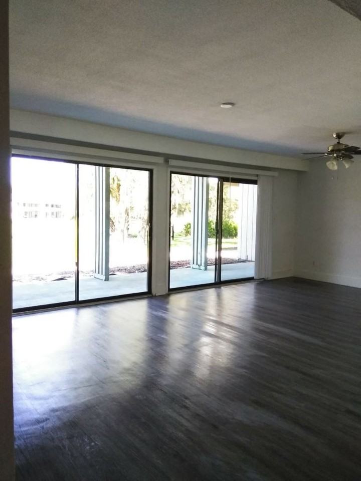 3332 Camelot Dr - Photo 2 of 5