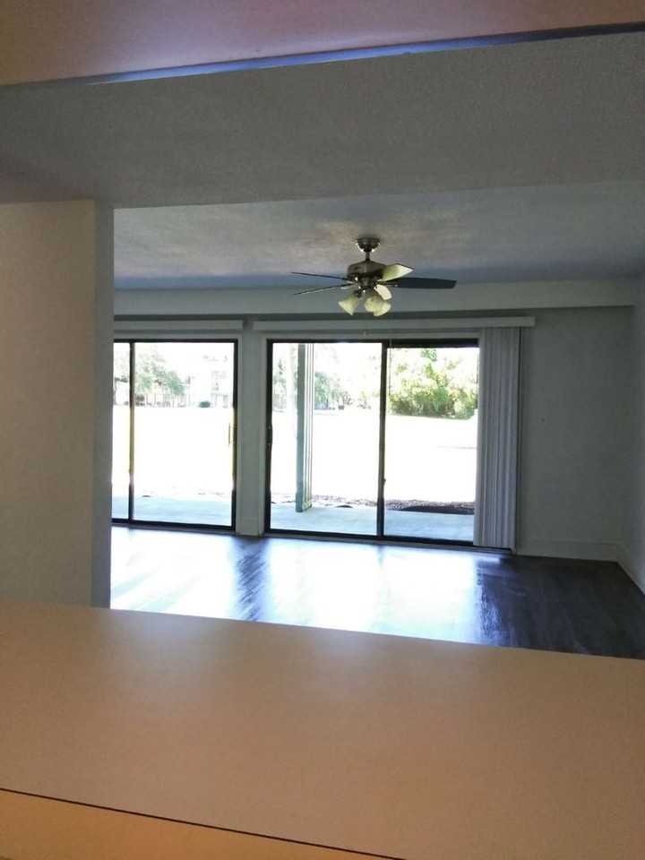 3332 Camelot Dr - Photo 3 of 5