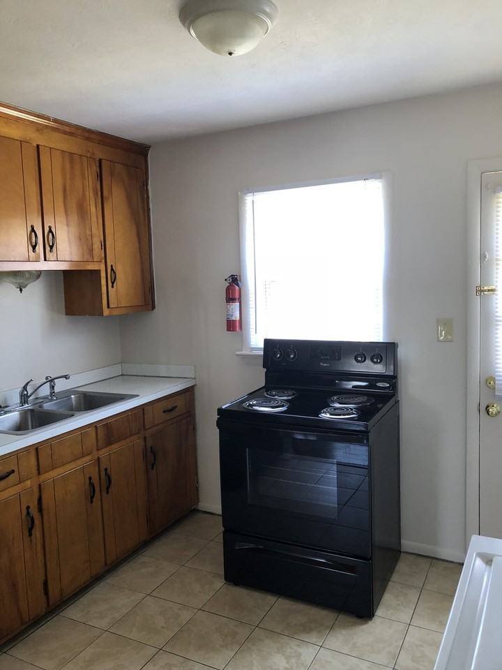 56 Washington St #202 - Photo 5 of 11