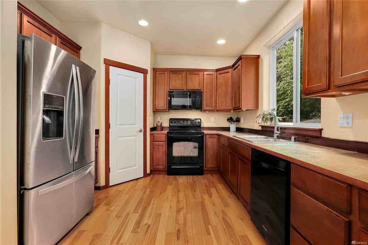 19529 Damson Rd - Photo 5 of 17