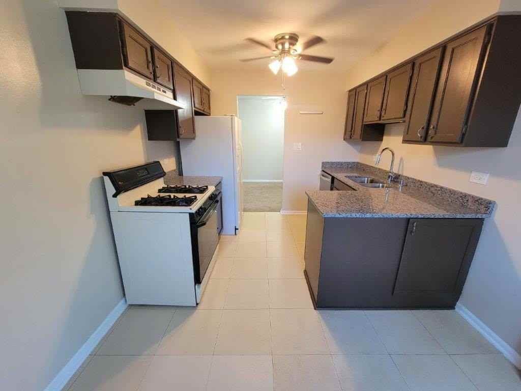 830 Knottingham Drive #1A - Photo 2 of 14