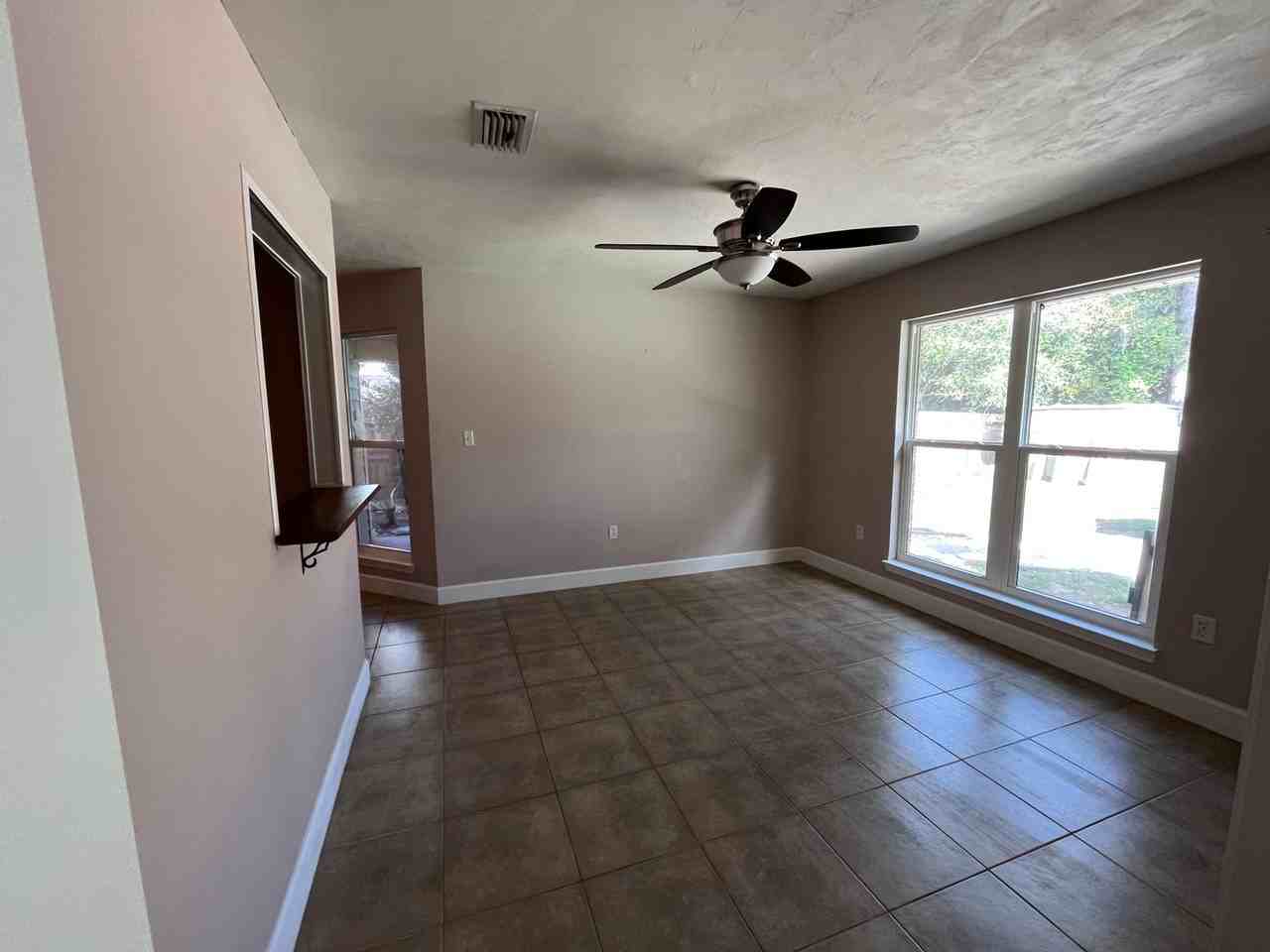 540 Timberlake Dr - Photo 3 of 30