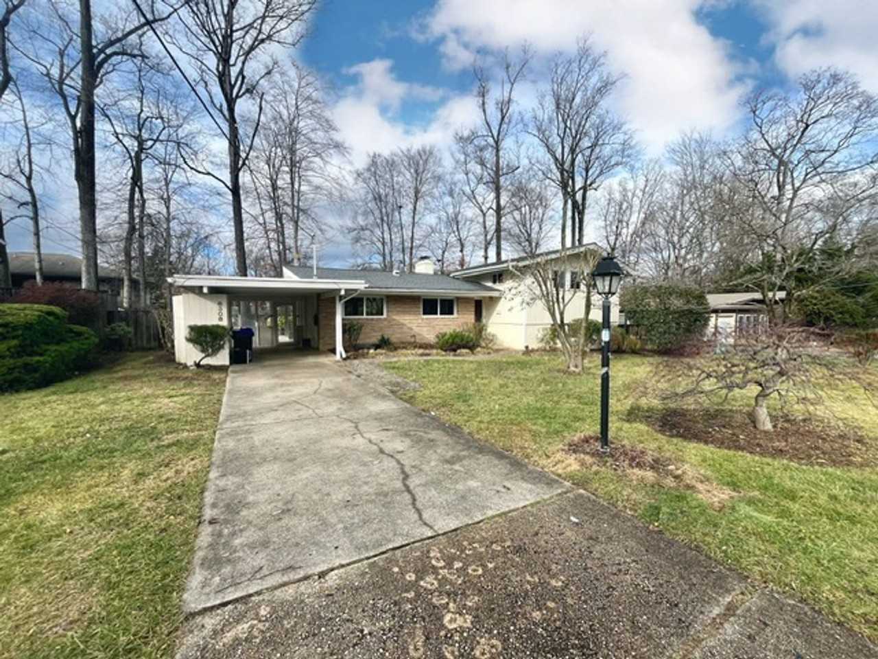 8308 Whitman Drive - Photo 3 of 50