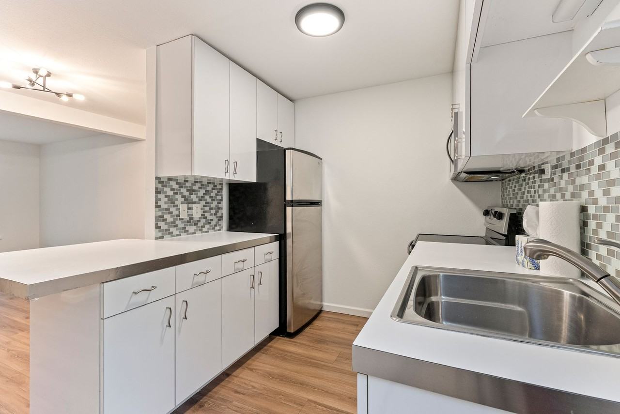 300 Crockett Street #103 - Photo 5 of 16