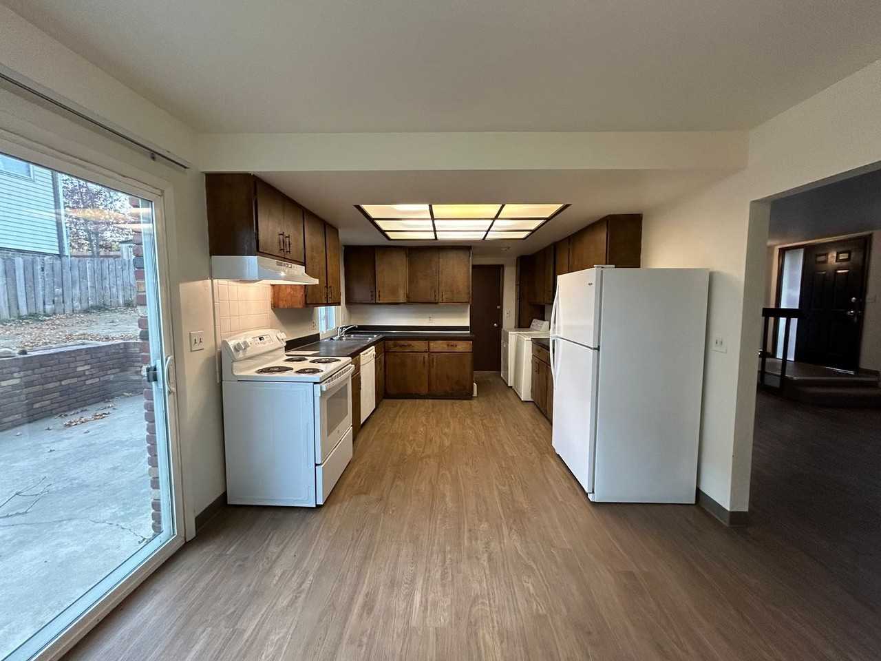 1418 W 25th St - Photo 3 of 13