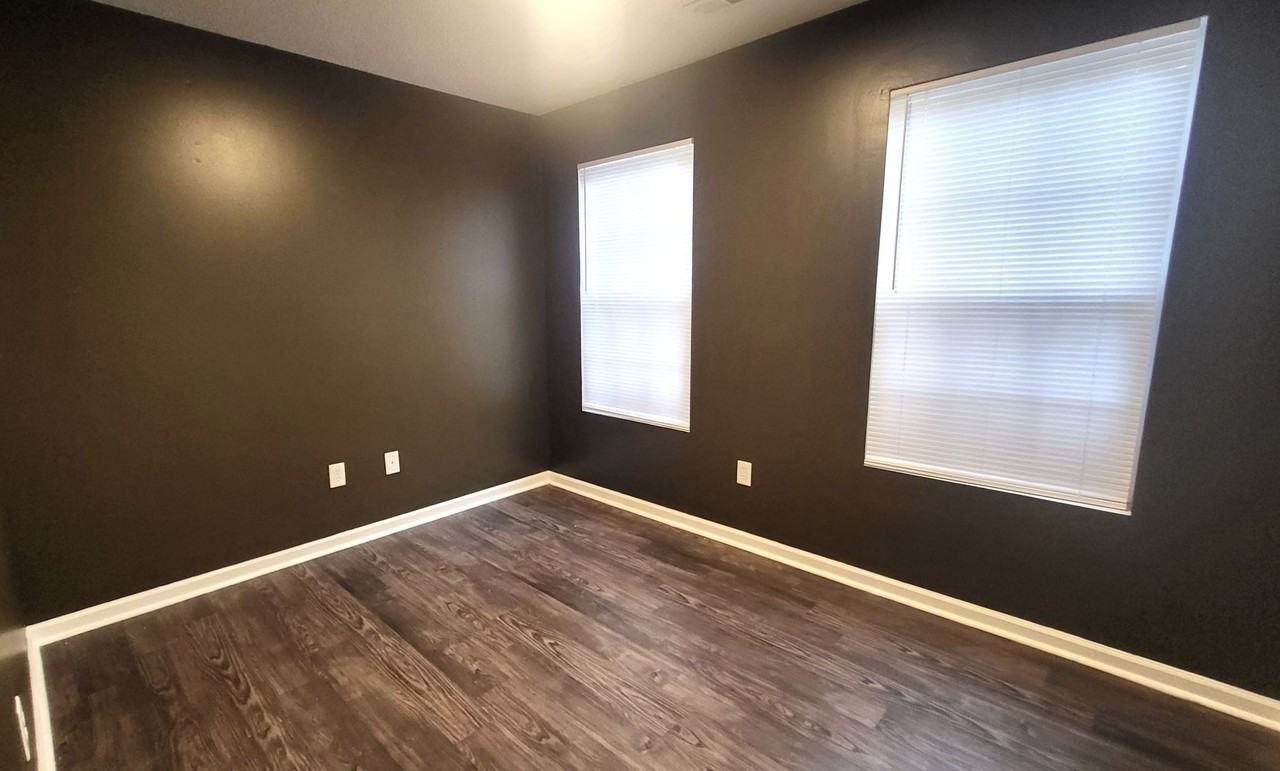 Sunnyside Dr - Photo 6 of 10