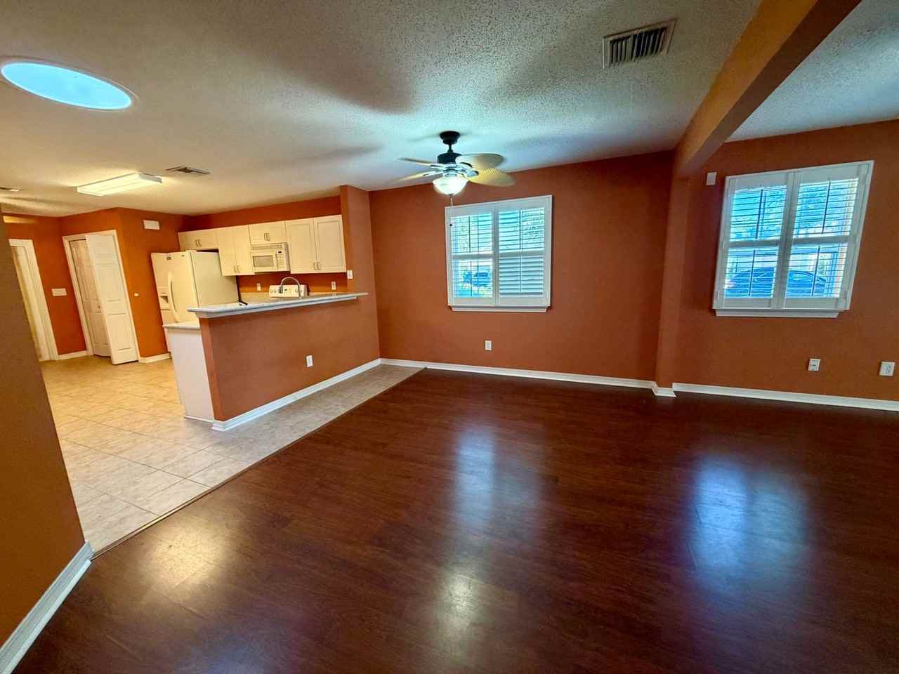 50 Park Pl - Photo 3 of 11