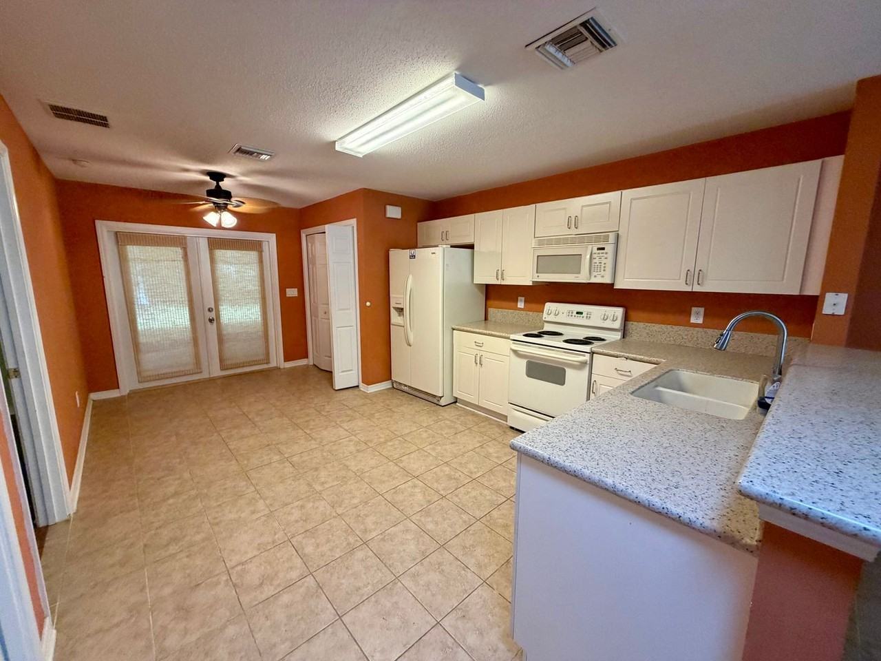 50 Park Pl - Photo 4 of 11