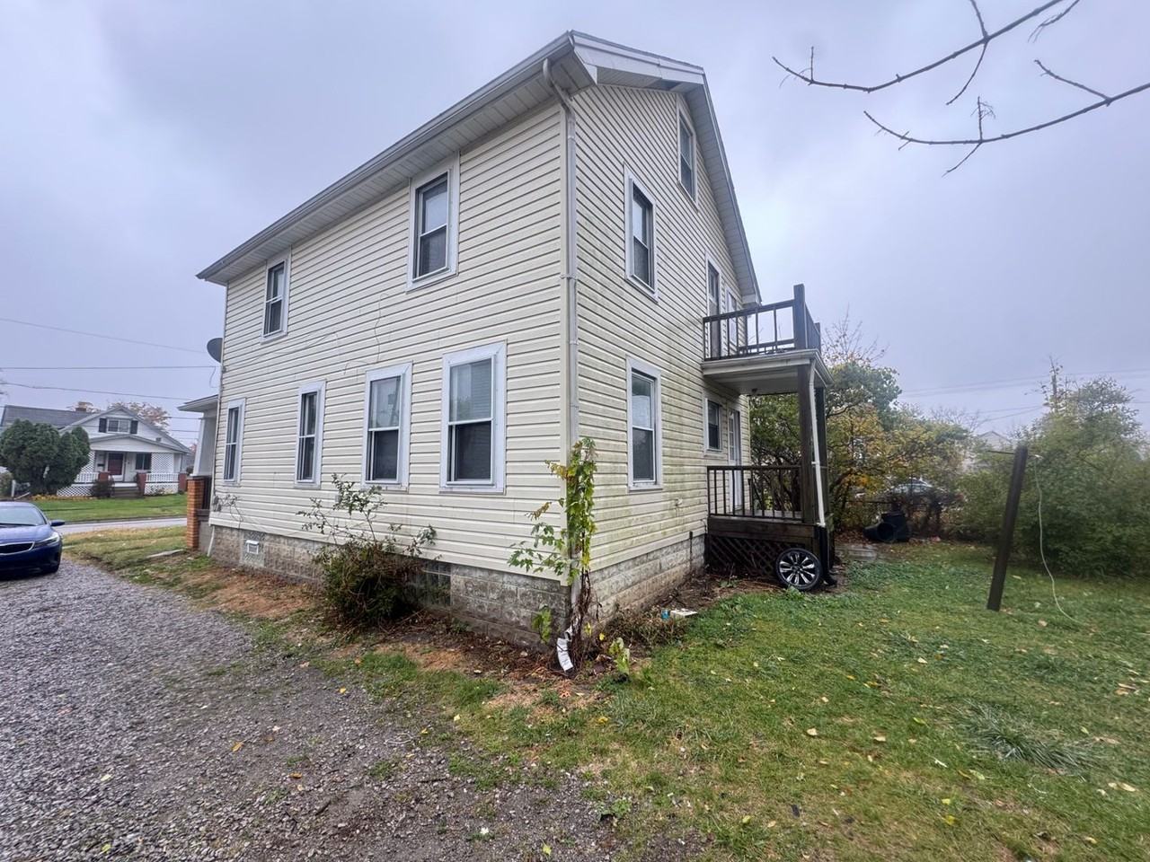 930 W 18th St - Photo 4 of 33