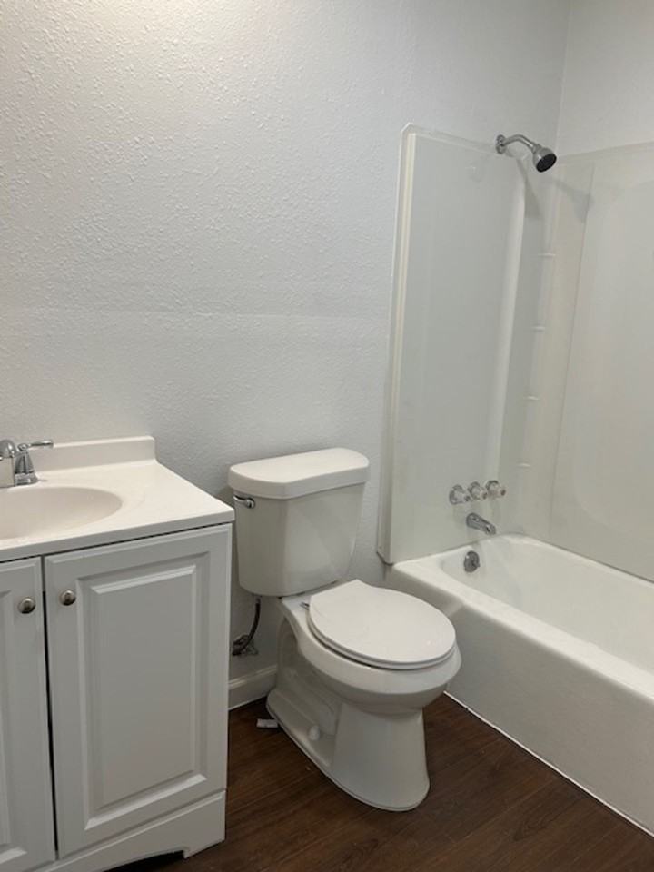 T-Square Apartments - Photo 5 of 34