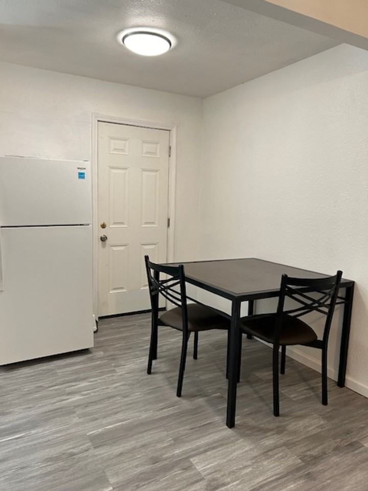 T-Square Apartments - Photo 7 of 18