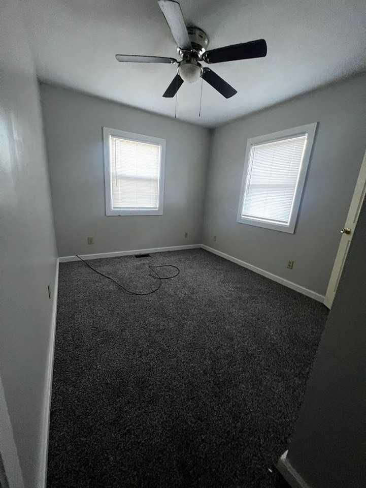 2020 N Glenwood Ave - Photo 4 of 9