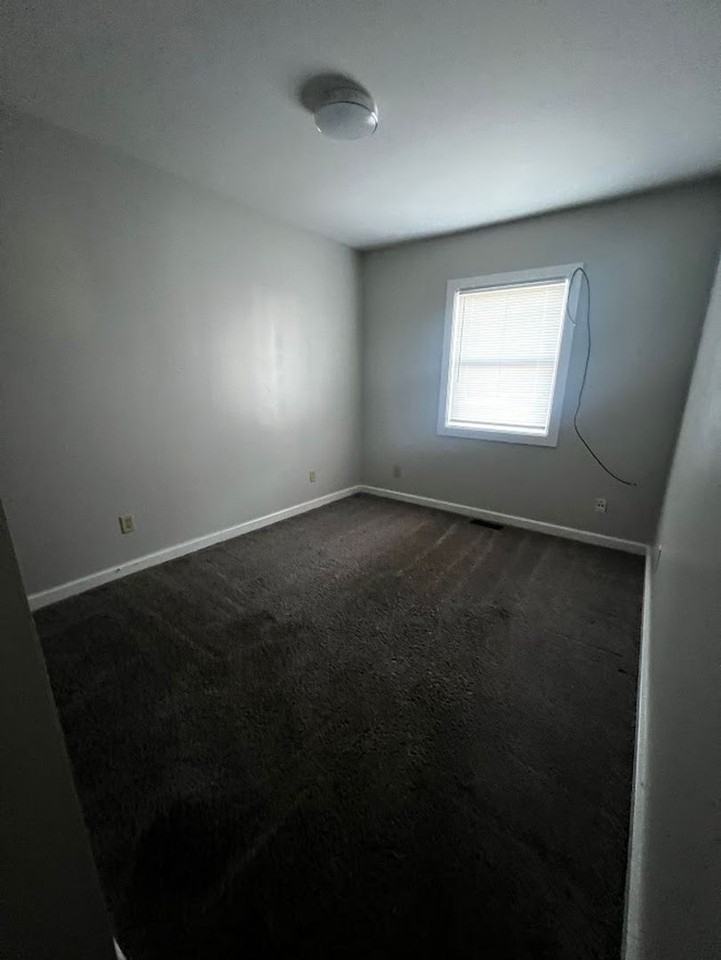 2020 N Glenwood Ave - Photo 7 of 9