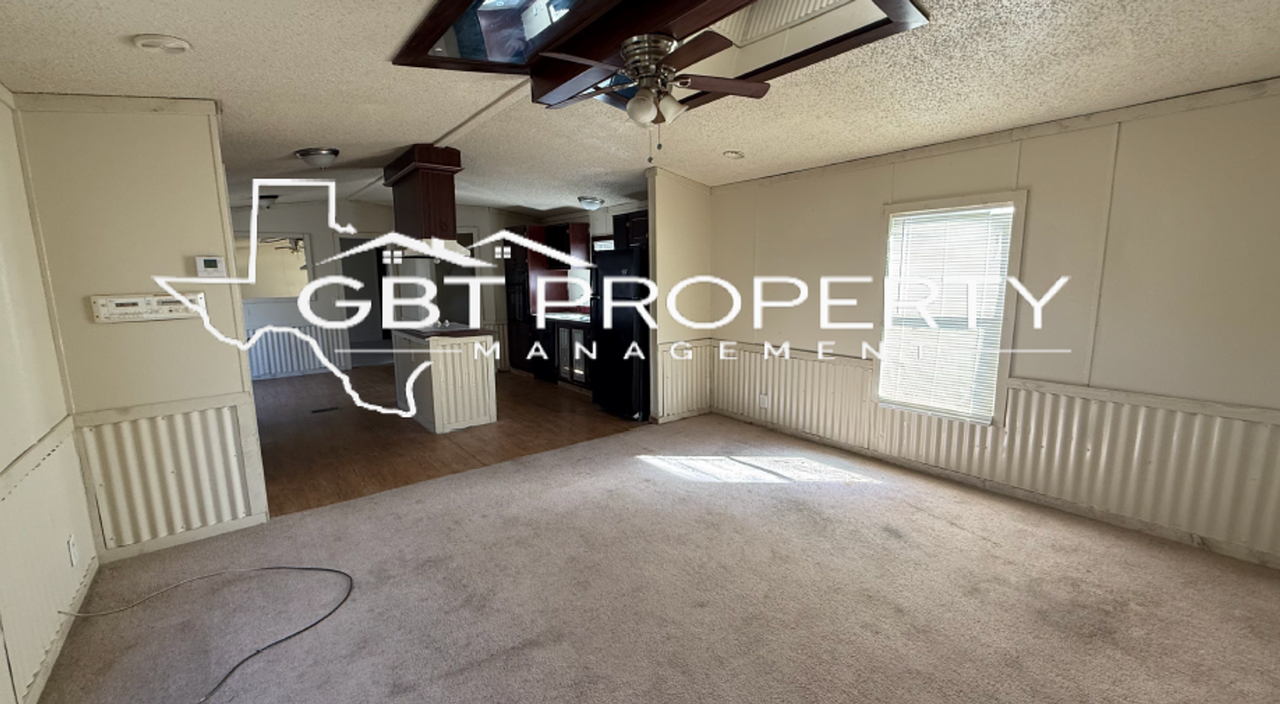 410 E Collins St - Photo 2 of 5