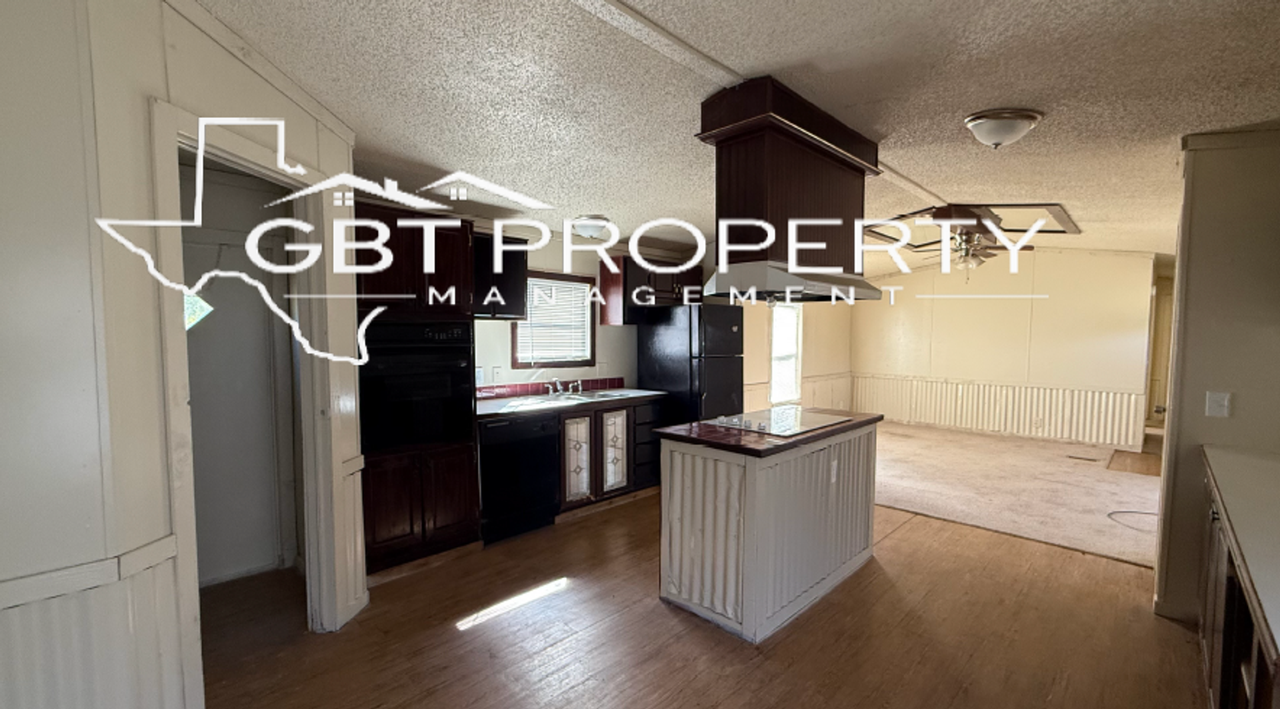 410 E Collins St - Photo 3 of 5