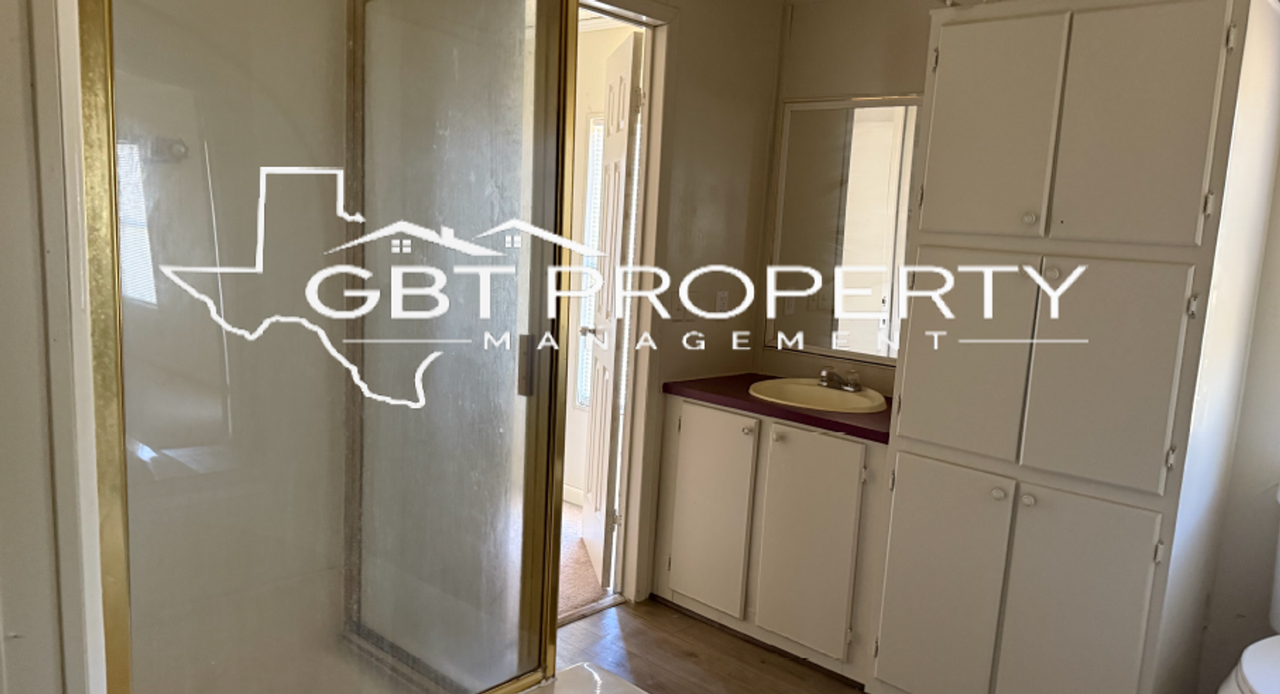 410 E Collins St - Photo 5 of 5