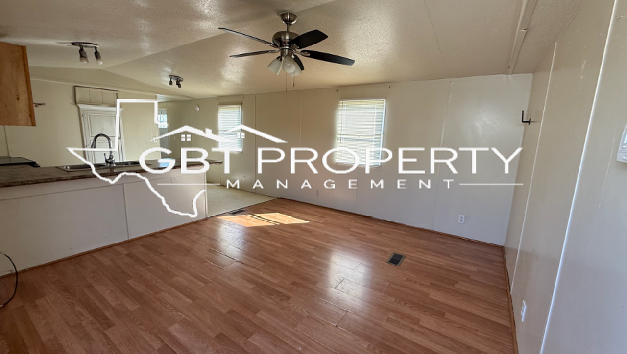 418 E Collins St - Photo 4 of 4