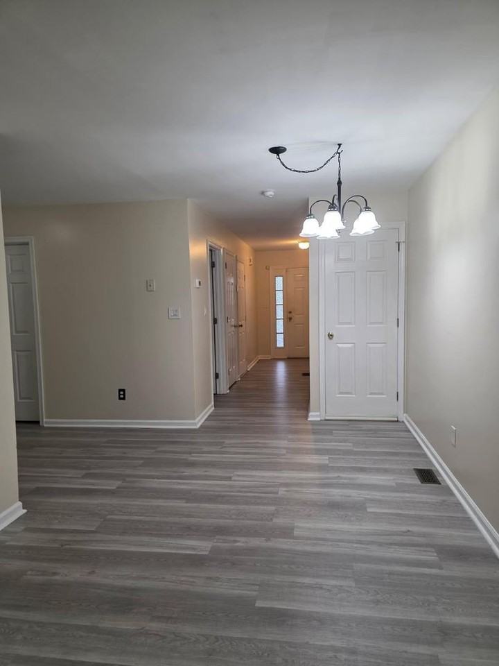 24 Woodcrest Ct - Photo 6 of 31