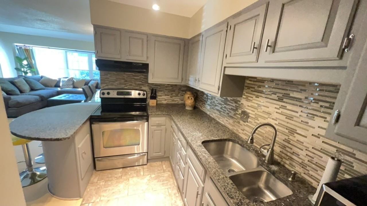 1201 Tiffany Ln - Photo 2 of 12