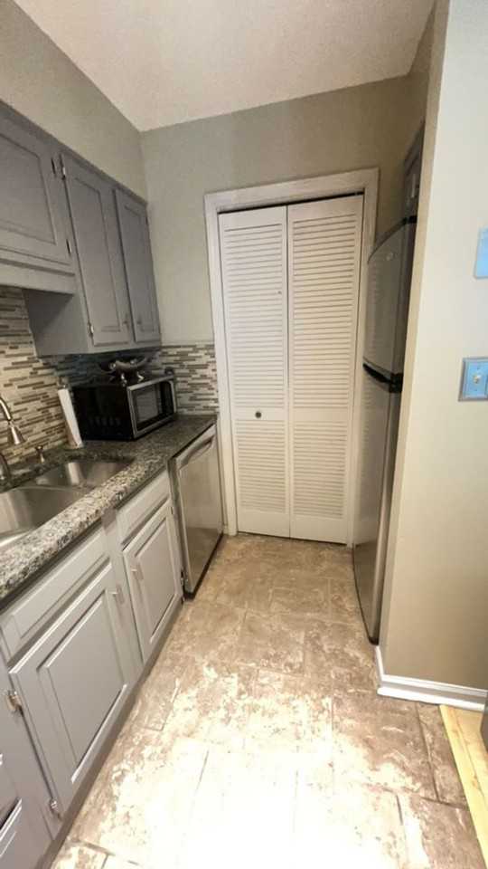 1201 Tiffany Ln - Photo 3 of 12