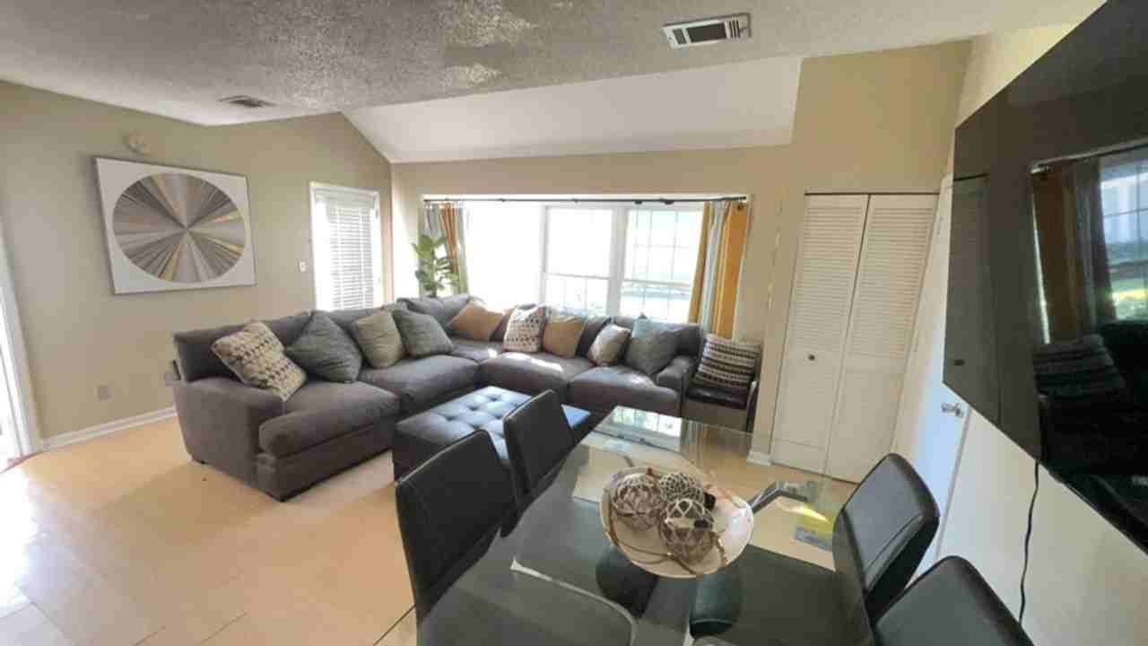 1201 Tiffany Ln - Photo 4 of 12
