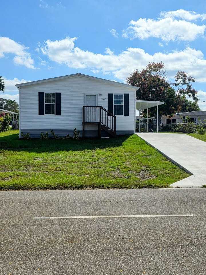 16037 Brookridge Boulevard - Photo 2 of 22