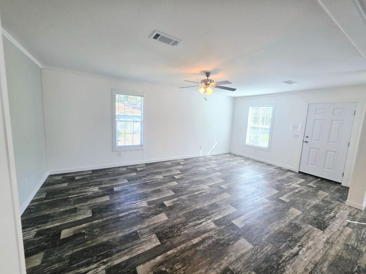 20023 Oakdale Avenue - Photo 5 of 28