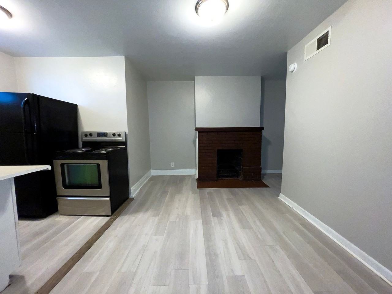 830 W North St. (Whim & Proper LLC) - Photo 5 of 25