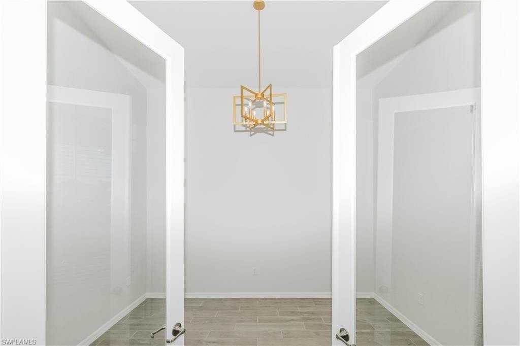 5423 Ternberry Rd - Photo 3 of 46