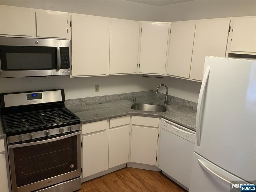 108 Raintree Ln - Photo 2 of 14