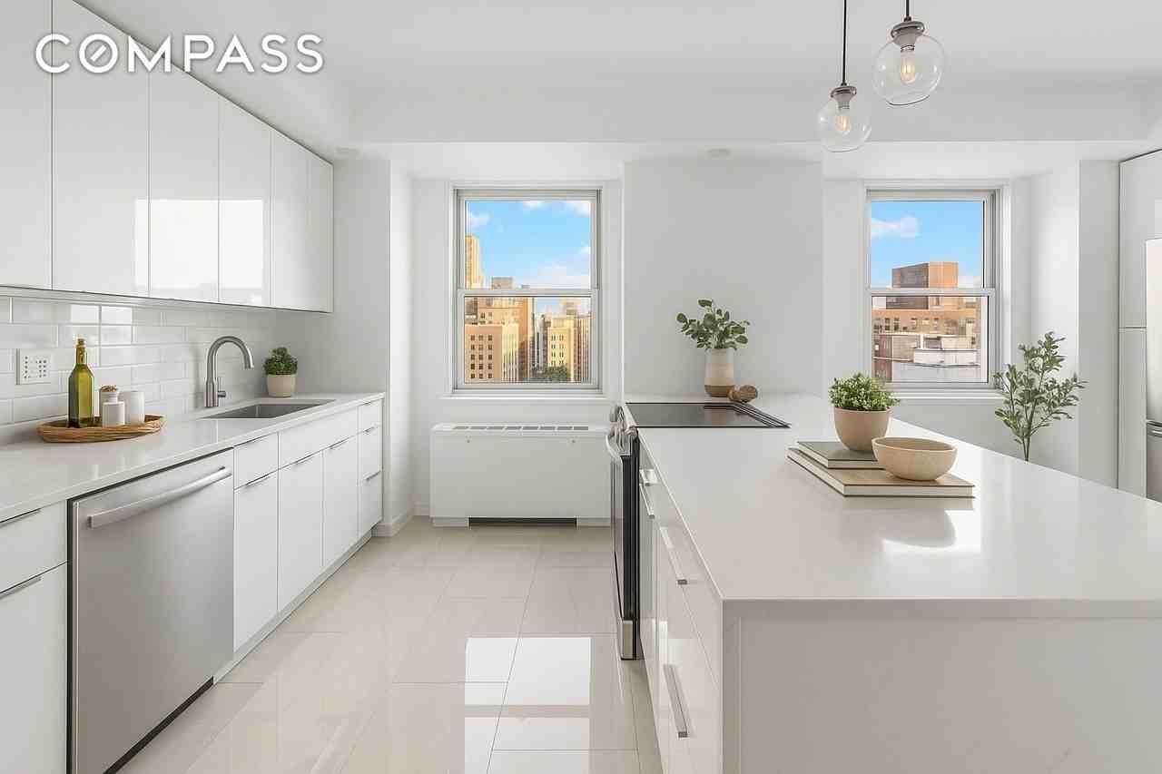 175 E 62nd St #14A - Photo 2 of 11