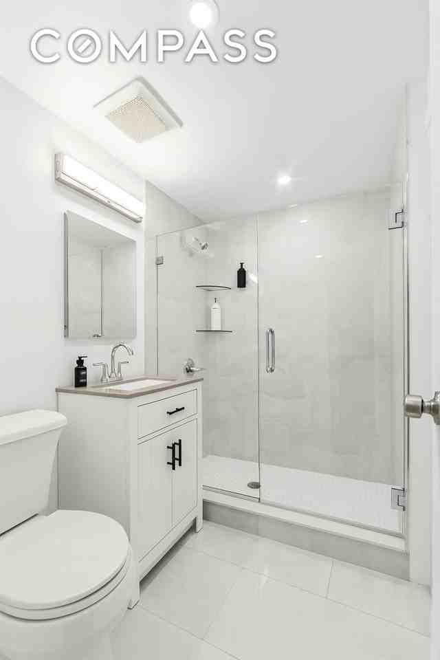 175 E 62nd St #14A - Photo 6 of 11