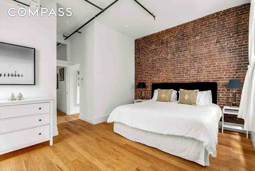 293 Church St #2 - Photo 4 of 8