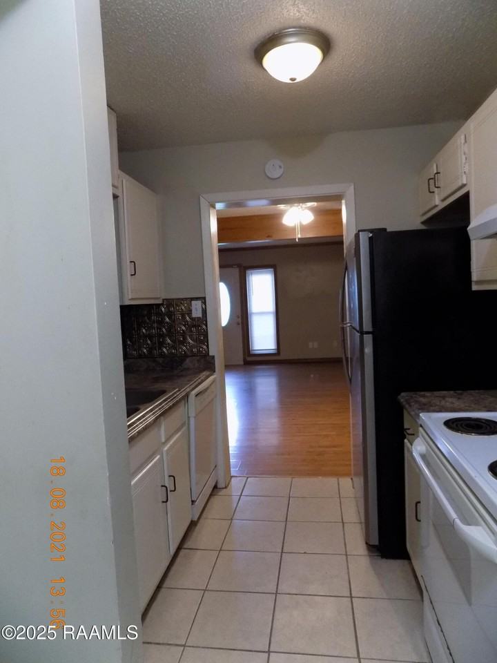 11 Clematis Cor - Photo 3 of 12