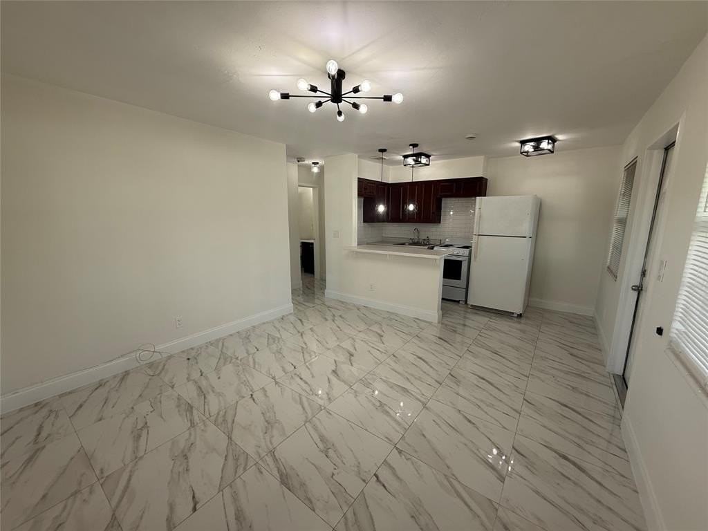 421 Ne 11th St #1 - Photo 3 of 13